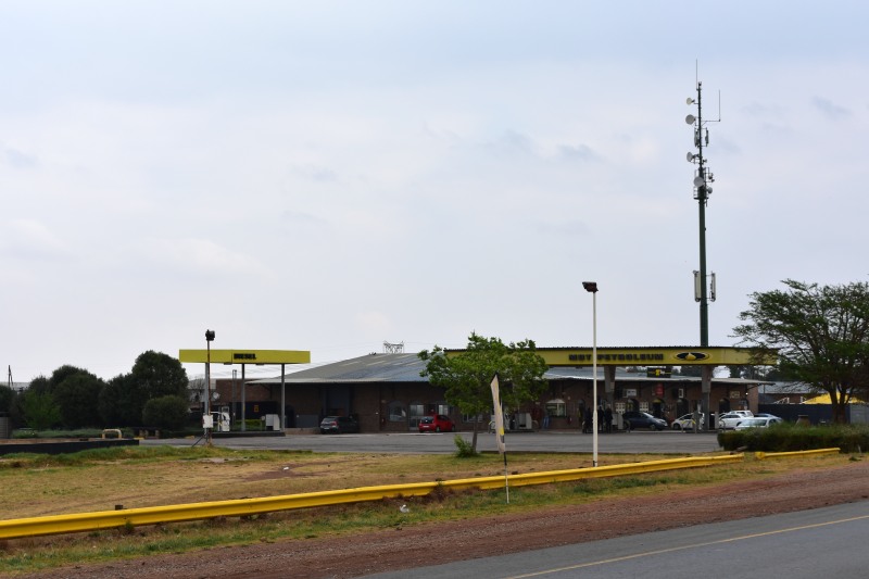 A filling station and convenience store in Welbekend